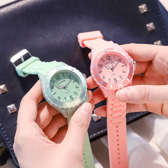 Pastel quartz watch blends comfort with effortless style