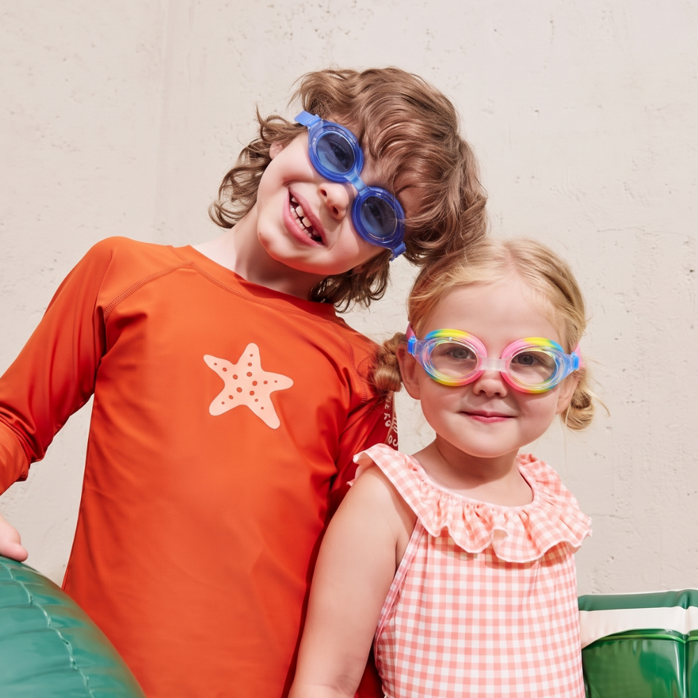 Anti-fog lens kids swim goggles clear vision