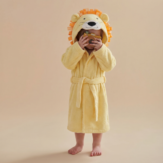 Machine-washable cuddly cotton baby bathrobe