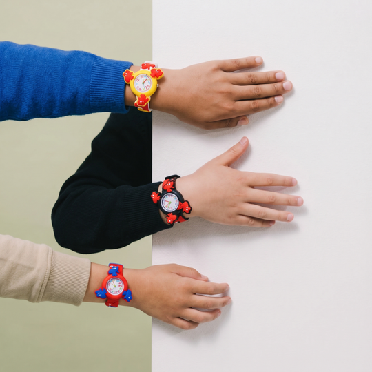 Kids fidget watch with interactive spinner case