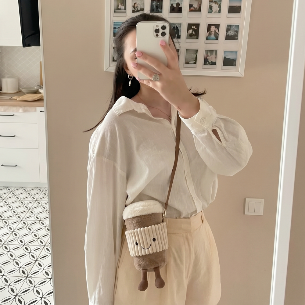 CoffeeCarry – Coffee To-Go Plush Crossbody Bag