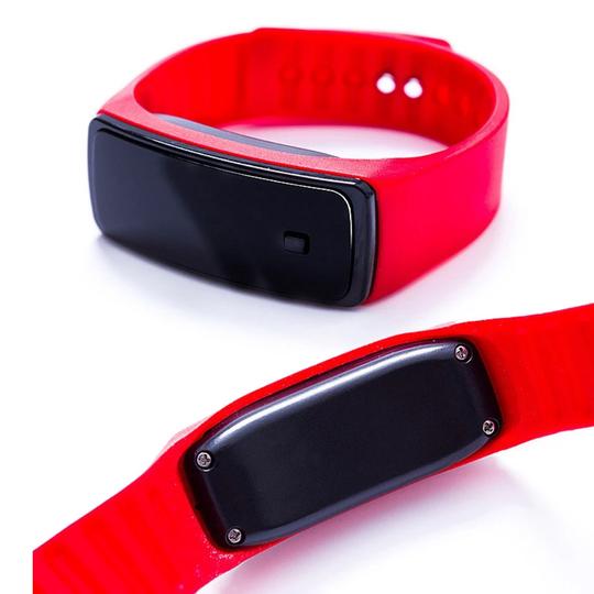 Curved LED sports watch readable even in dark surroundings