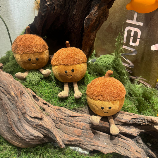 AcornCuddle – Soft Acorn Plush Toy