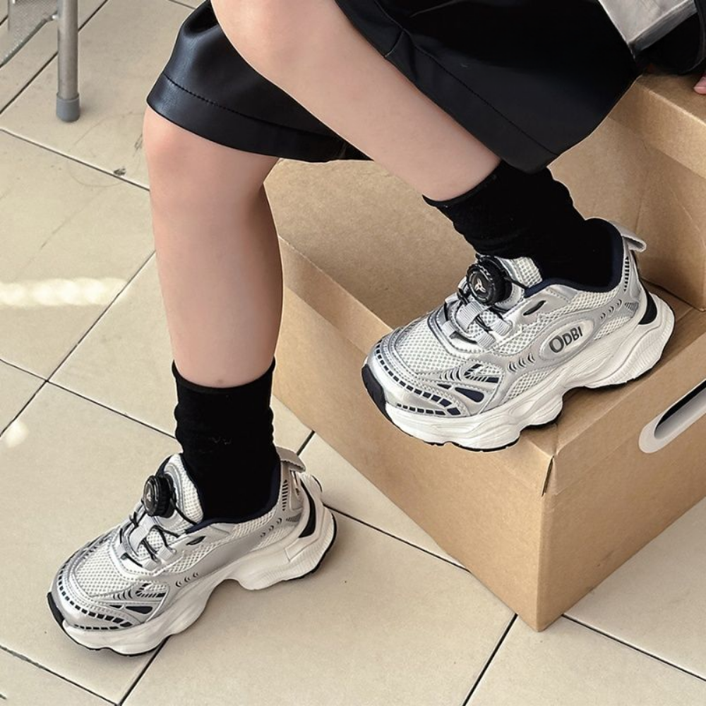 SpinStep – Kids Sneakers with Dial Closure and Chunky Sole