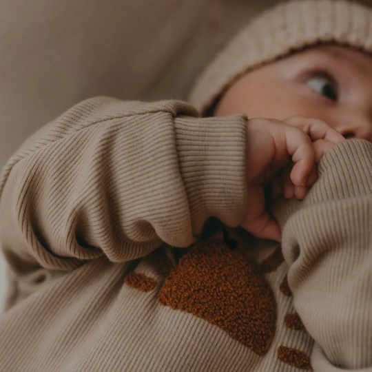 Timeless baby clothing set for cozy nap time